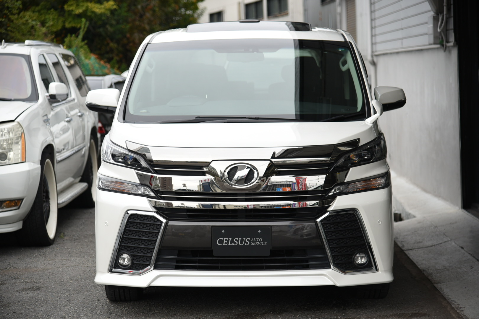 【中古車販売】トヨタ・ヴェルファイア Z Gエディション　正面画像