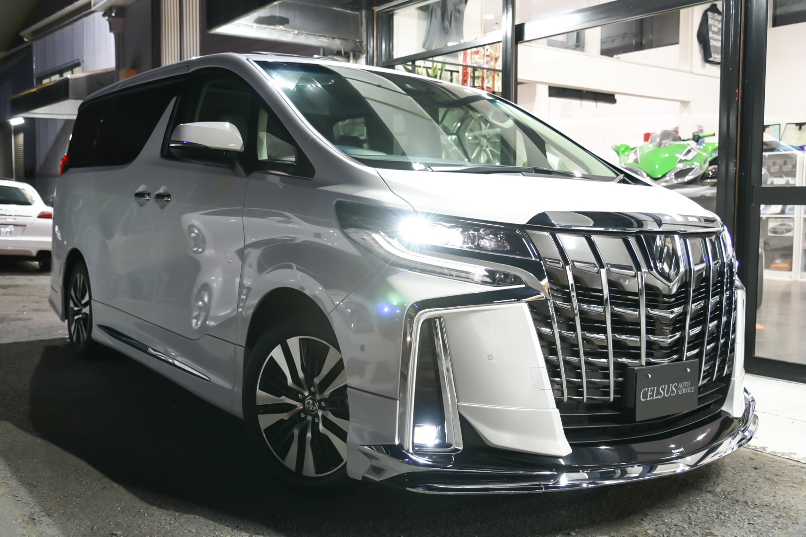 トヨタ・アルファードご成約有難う御座いました！（中古車販売）