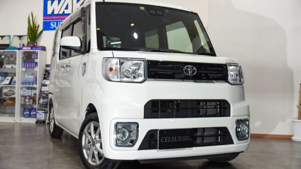 【トヨタ・ピクシスメガ】入庫いたしました！（中古車販売）