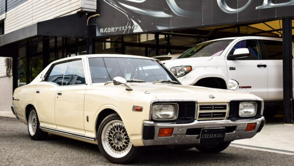 【日産・グロリア　SGLE】ご成約有難う御座います！（中古車販売）