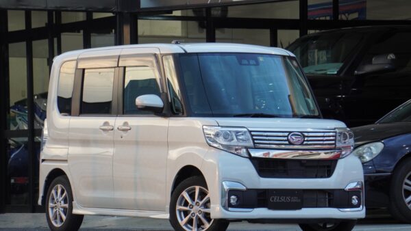 【ダイハツ・タントカスタムX SAⅢ】入庫いたしました！（中古車販売）