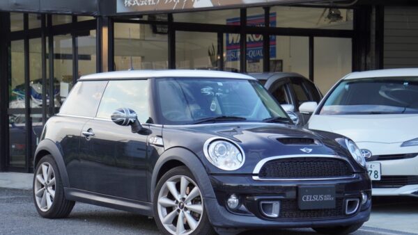 【MINI・ミニクーパーS】修理入庫いたしました！（車修理）
