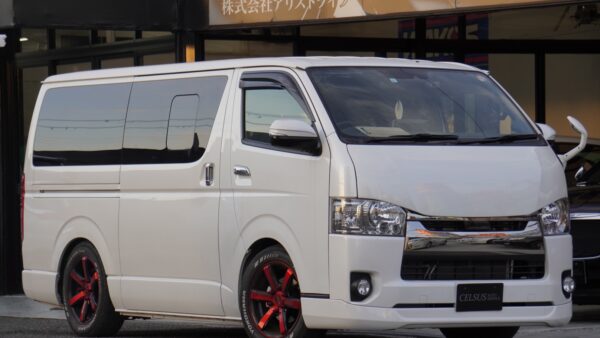 【トヨタ・ハイエース】車検入庫いたしました！（車検整備）