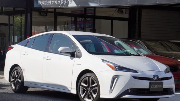 【トヨタ・プリウス 1.8 A ツーリングセレクション】入庫いたしました！（中古車販売）