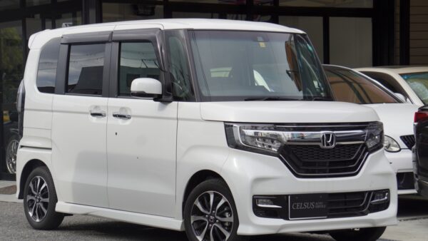 【ホンダ・N-BOX カスタム660G Lホンダセンシング】入庫いたしました！（中古車販売）
