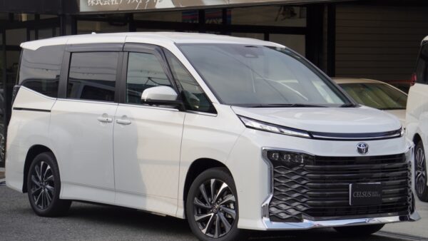 【トヨタ・ヴォクシー 2.0 S-Z】ご成約いただきました！（新車販売）