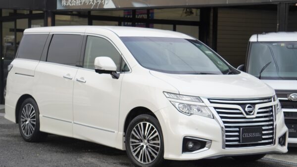 【日産・エルグランド 2.5 250ハイウェイスターS】入庫いたしました！（中古車販売）