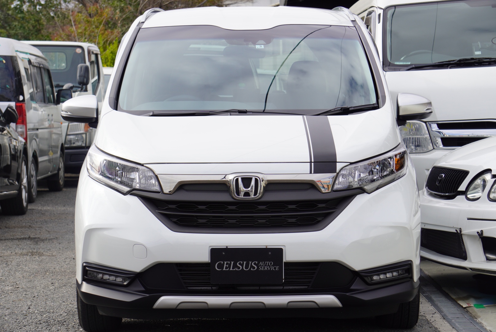 【中古車販売】ホンダ・フリード+ 1.5クロスター ホンダセンシング　正面画像