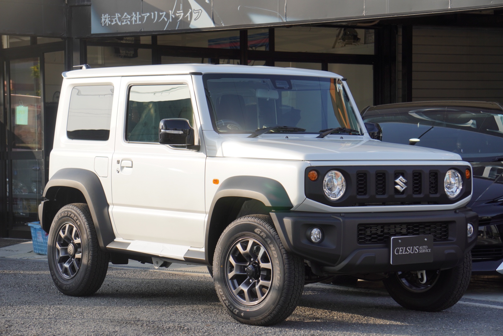 【新車販売】スズキ・ジムニーシエラ　メイン画像