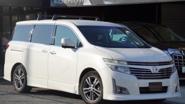 【日産・エルグランド 2.5 250ハイウェイスター アーバンクロム】入庫いたしました！（中古車販売）