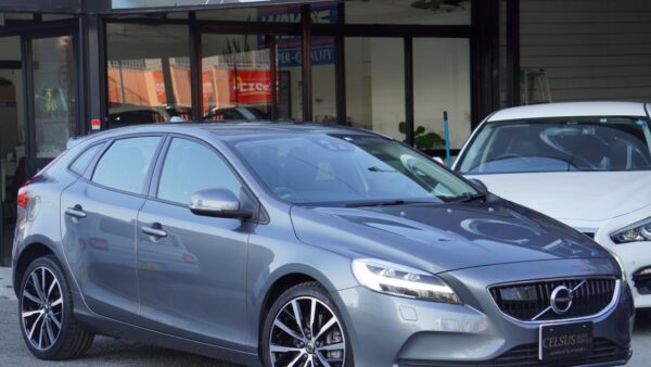 【VOLVO・V40 D4ダイナミックエディション ディーゼルターボ】入庫いたしました！（中古車販売）