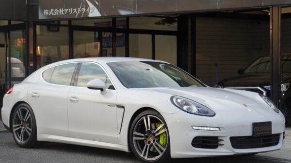 【ポルシェ・パナメーラ S eハイブリッド】入庫いたしました！（中古車販売）