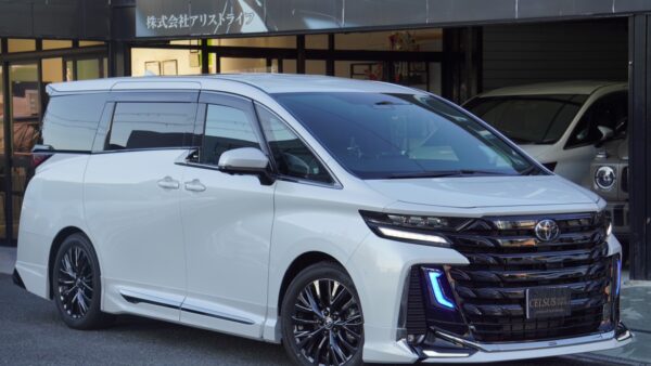 【トヨタ・ヴェルファイア ハイブリッド2.5Zプレミア】入庫いたしました！